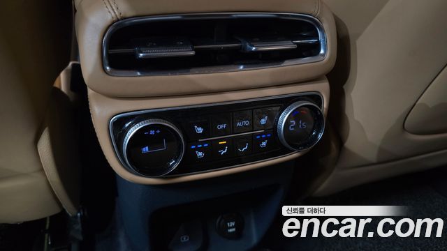 Genesis GV80 2020 — photo 17