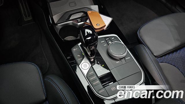 BMW 1-Series 2023 — photo 12