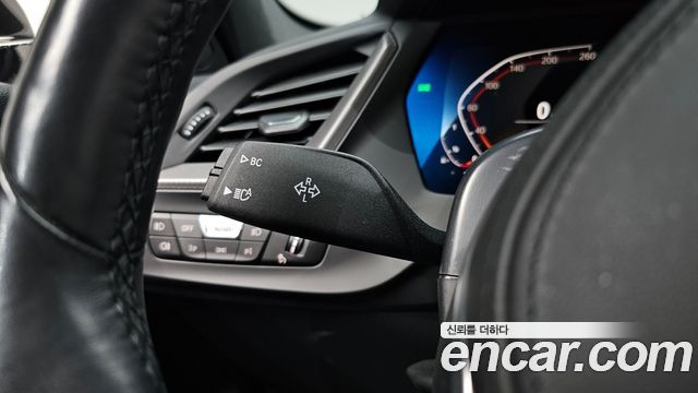 BMW 1-Series 2023 — photo 21