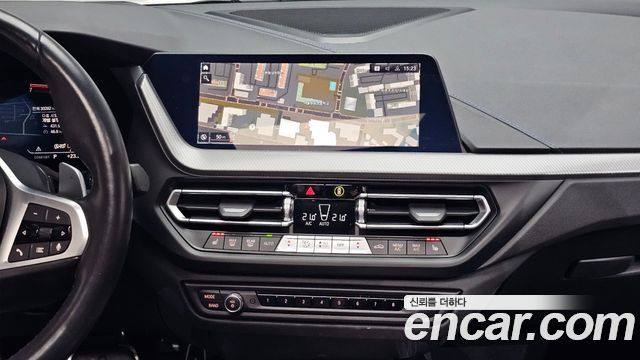 BMW 1-Series 2023 — photo 24
