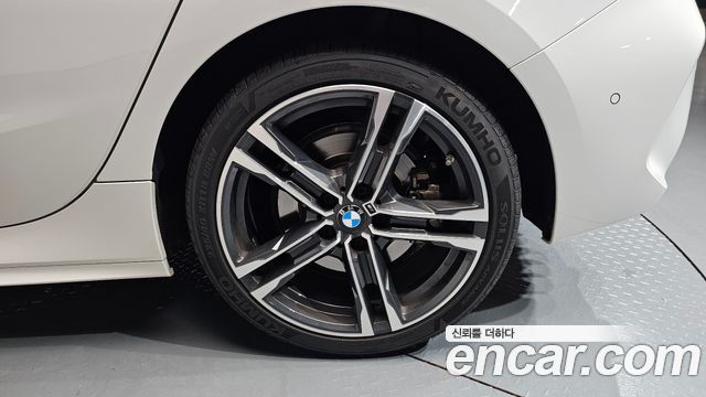 BMW 1-Series 2023 — photo 7