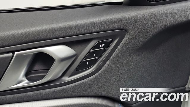 BMW 1-Series 2023 — photo 28