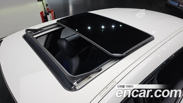 BMW 1-Series 2023 — photo 32