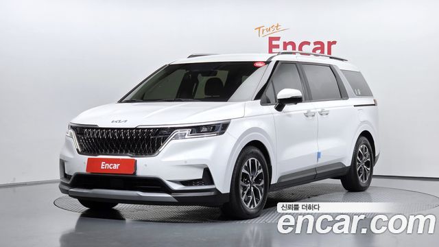 Kia Canival 2022 — photo 1