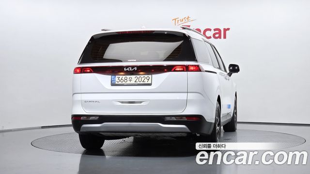 Kia Canival 2022 — photo 4