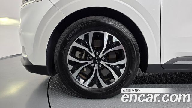 Kia Canival 2022 — photo 5