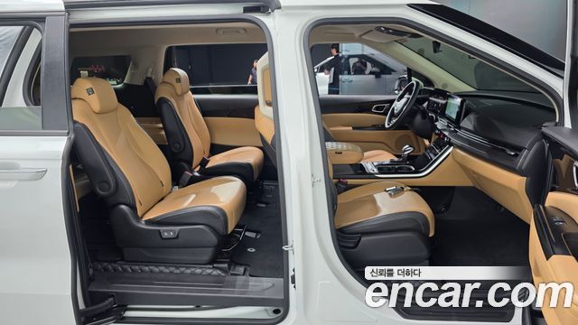 Kia Canival 2022 — photo 16