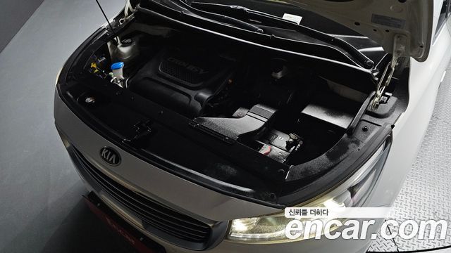 Kia Canival 2016 — photo 6