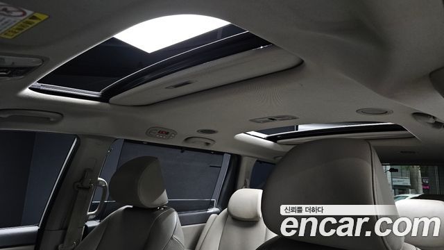 Kia Canival 2016 — photo 16