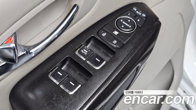 Kia Canival 2016 — photo 20
