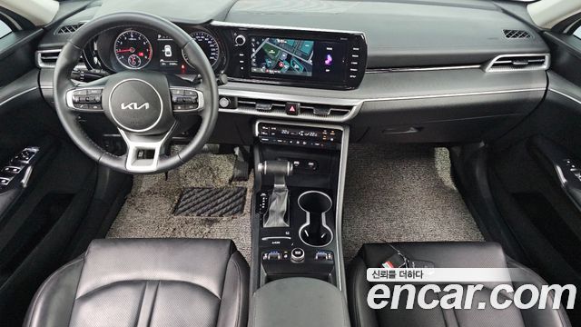 Kia K5 2023 — photo 10