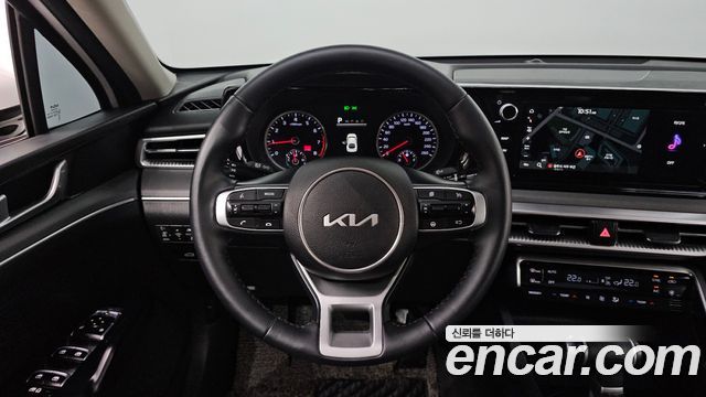 Kia K5 2023 — photo 19
