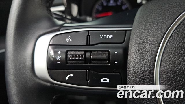 Kia K5 2023 — photo 28