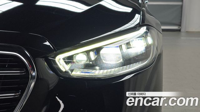 Mercedes-Benz S-Class 2022 — photo 8