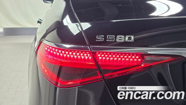 Mercedes-Benz S-Class 2022 — photo 9