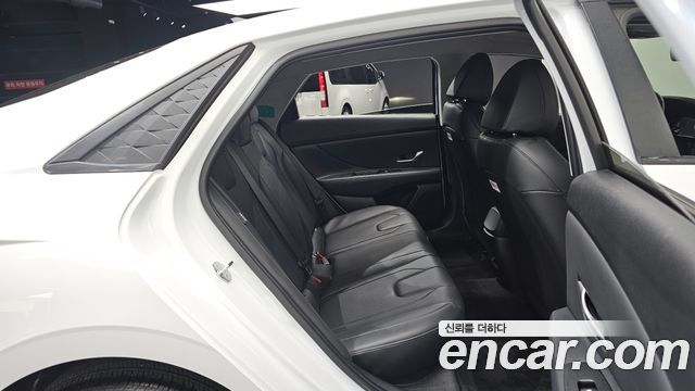 Hyundai AVANTE 2024 — photo 16