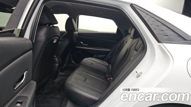 Hyundai AVANTE 2024 — photo 17