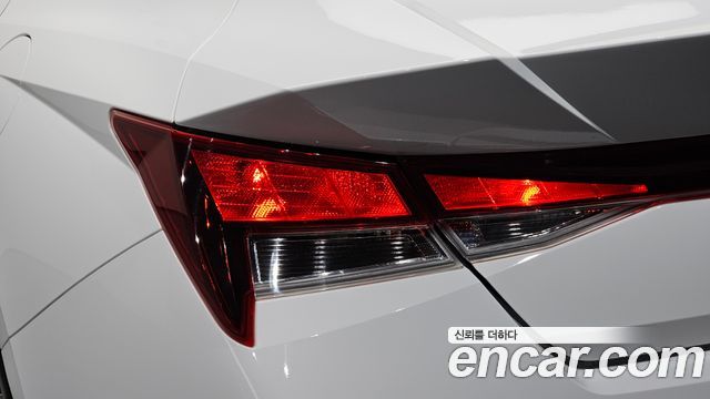 Hyundai AVANTE 2024 — photo 9