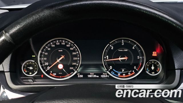 BMW 5-Series 2015 — photo 8