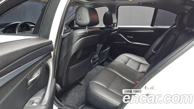 BMW 5-Series 2015 — photo 12