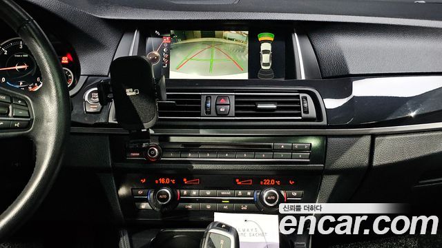 BMW 5-Series 2015 — photo 14