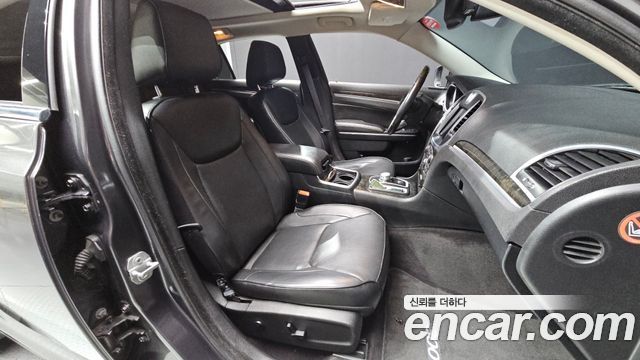Chrysler 300C 2016 — photo 11