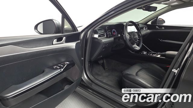 Kia K5 2022 — photo 13
