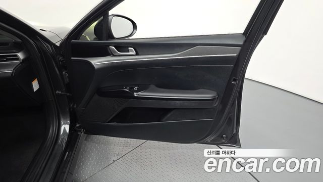 Kia K5 2022 — photo 14