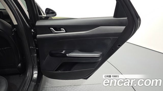 Kia K5 2022 — photo 15
