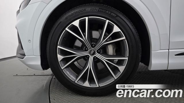 Audi Q8 2022 — photo 5