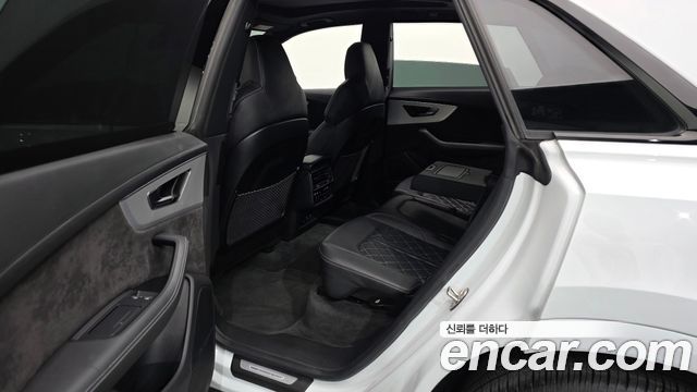 Audi Q8 2022 — photo 18