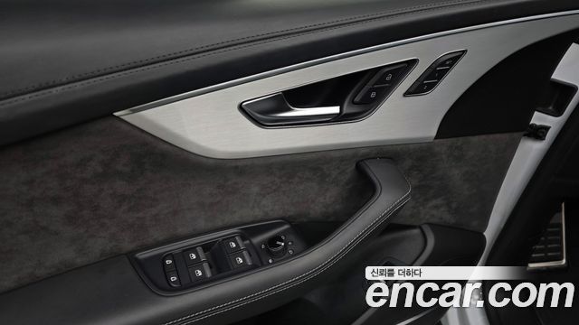 Audi Q8 2022 — photo 24