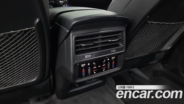 Audi Q8 2022 — photo 25