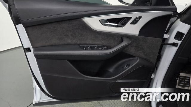 Audi Q8 2022 — photo 14