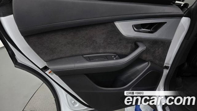 Audi Q8 2022 — photo 15