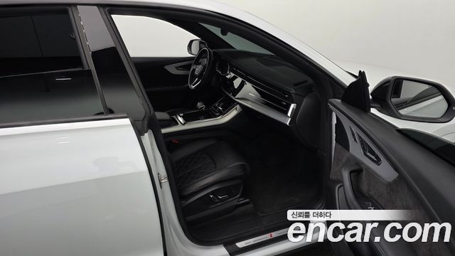 Audi Q8 2022 — photo 16