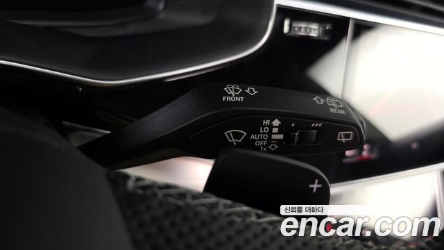 Audi Q8 2022 — photo 34