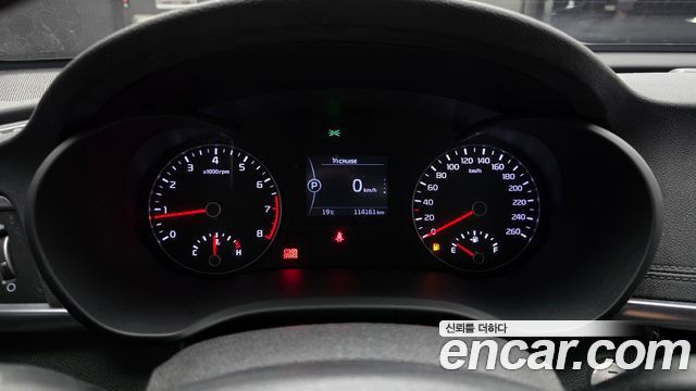 Kia K5 2017 — photo 11