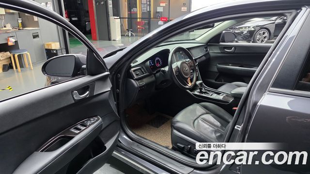 Kia K5 2017 — photo 13