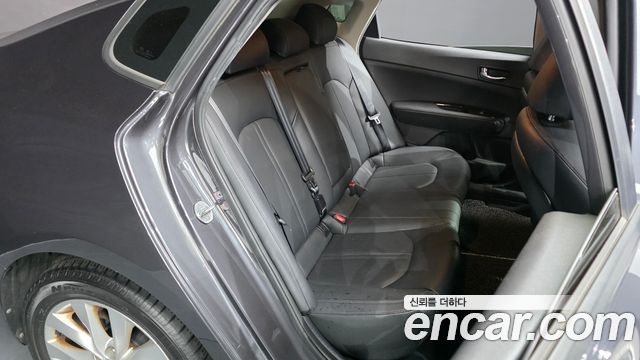 Kia K5 2017 — photo 17