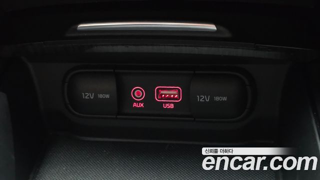 Kia K5 2017 — photo 18
