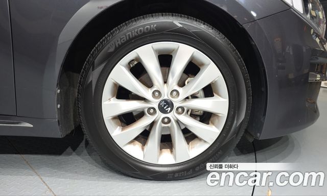 Kia K5 2017 — photo 7