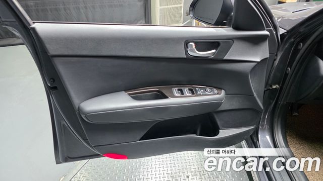 Kia K5 2017 — photo 14