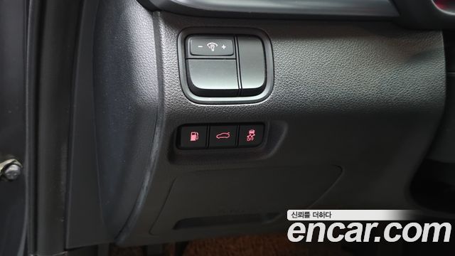 Kia K5 2017 — photo 27