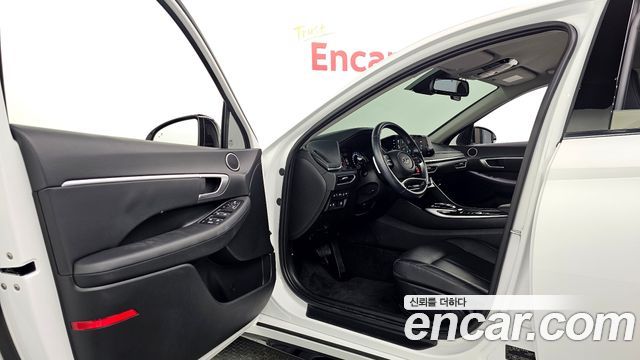 Hyundai Sonata 2022 — photo 13