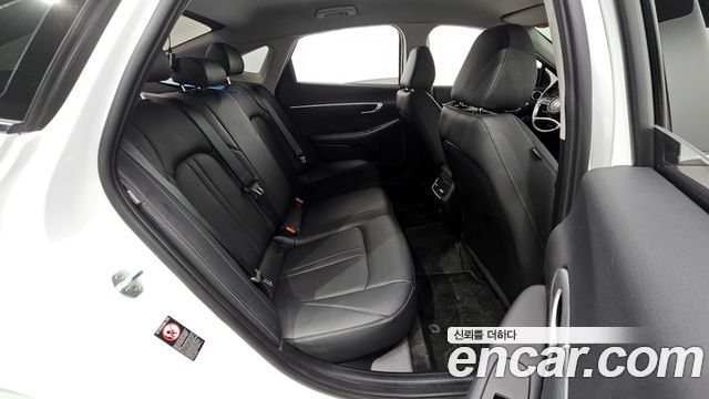 Hyundai Sonata 2022 — photo 17
