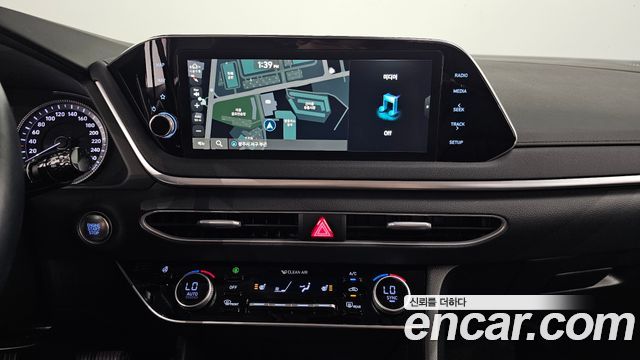 Hyundai Sonata 2022 — photo 24