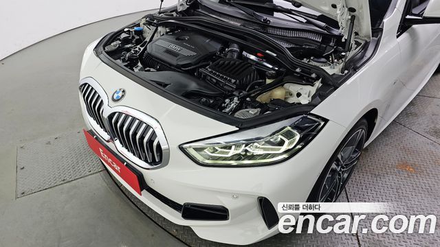 BMW 1-Series 2023 — photo 6