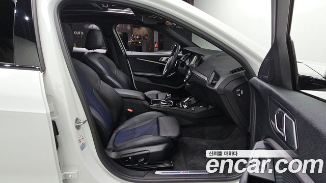 BMW 1-Series 2023 — photo 17