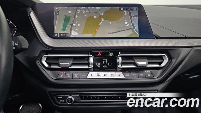 BMW 1-Series 2023 — photo 24
